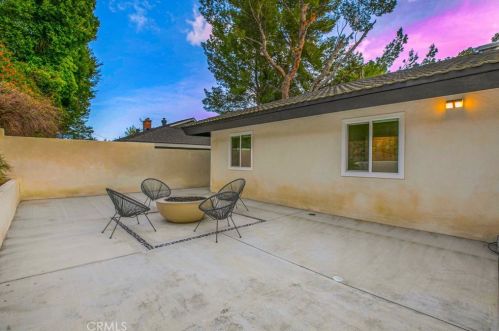 3579 Pontiac St, Glendale CA  91214-1822 exterior