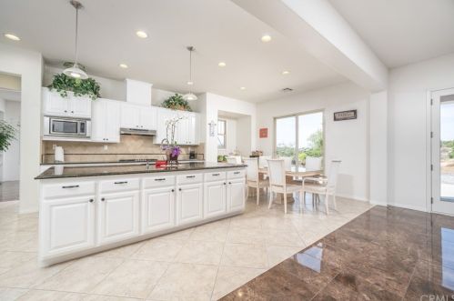 16550 Catalonia Dr, Riverside CA  92504-8701 exterior