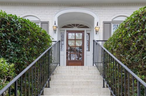 4407 Glengary Dr, Atlanta, GA 30342-3517
