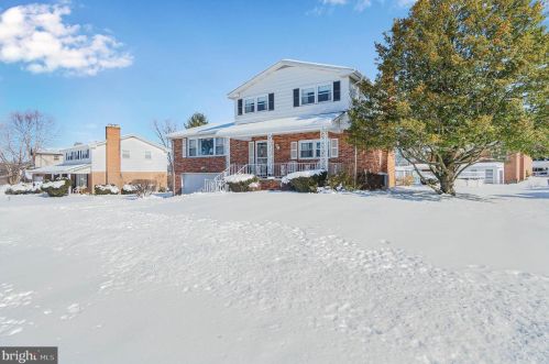 475 Cortleigh Dr, York, PA 17402-4117