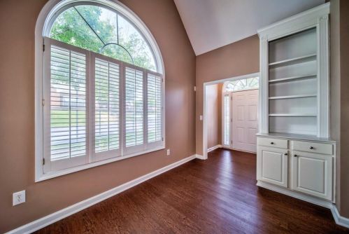 116 Stonegate Ln, Holly Springs, GA 30114-6683