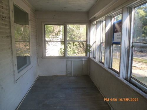 1121 Fairview Ave, Rockford, IL 61101-5815