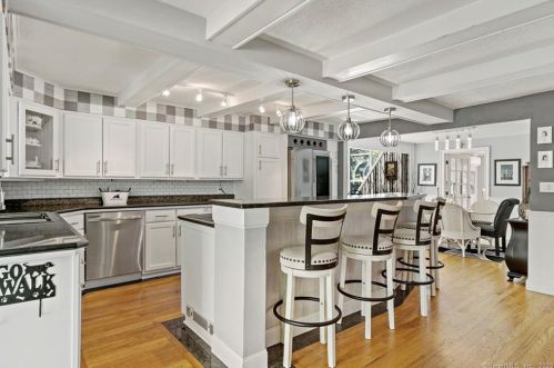 65 Bokum Rd, Chester CT  06412-1339 exterior