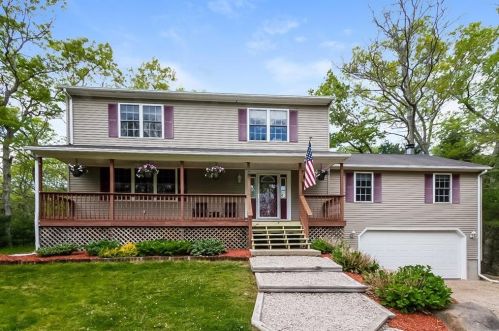 162 Nooseneck Hill Rd, Richmond, RI 02898-1006
