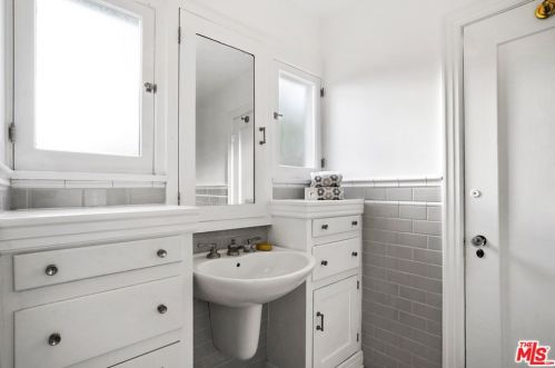 1109 Cedar St, Glendale CA  91207-1728 exterior