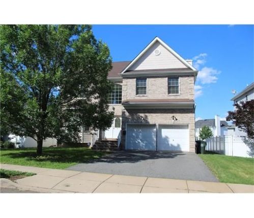 10 Berkley Blvd, Iselin, NJ 08830-2021