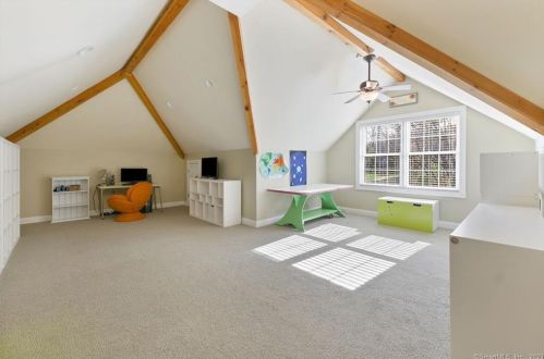 42 Vintage Ln, Wapping CT  06074-1616 exterior