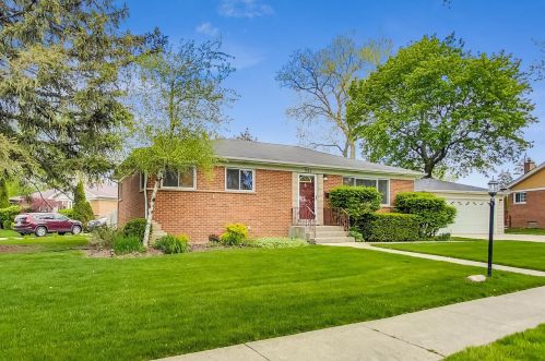 321 Hatlen Ct, Mount Prospect, IL 60056-2877