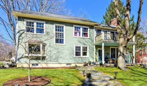 45 Maple St, Chester, CT 06412-1313