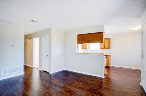 313 Queens Ct, Midlothian TX  76063-2433 exterior