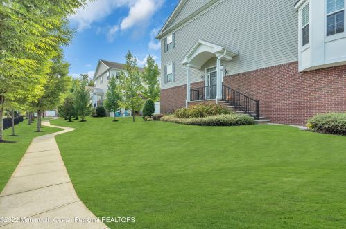 333 Princeton Ct, Tinton Falls NJ  07702-4058 exterior