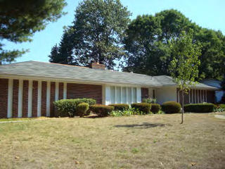 25 Lakeshore Dr, Danville, IL 61832-1304