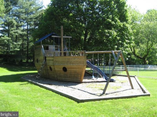 2612 Belle Crest Ln, Silver Spring MD 20906-3173 exterior