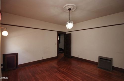 368 Milford St, Glendale CA  91203-2004 exterior