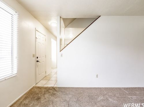 753 Vlg Way, Sandy UT 84094-1861 exterior