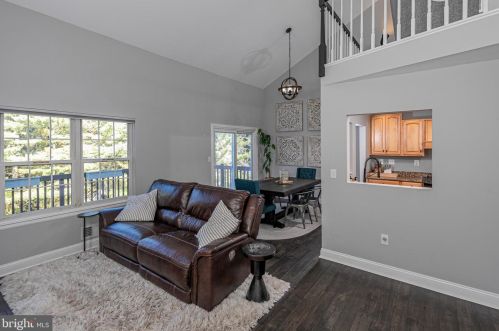 2 Heritage Ct, Trenton NJ 08628-3603 exterior