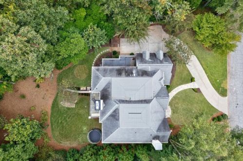 4200 Glengary Dr, Atlanta GA  30342-3508 exterior