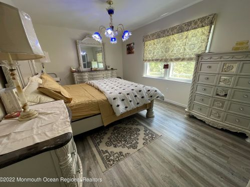 95 Oak Hill Rd, Middletown NJ 07748 exterior