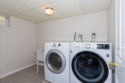 31 Peace Rd, Dover NJ  07869-1021 exterior