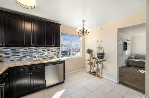 885 Nile St, Aurora CO 80010-4168 exterior