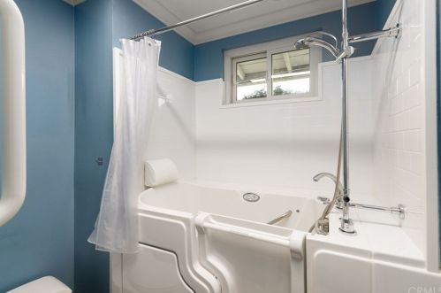 15740 Rancho Viejo Dr, Riverside CA  92506-5820 exterior