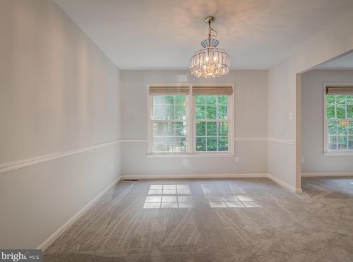9407 Park Hunt Ct, Springfield, VA 22153-1352