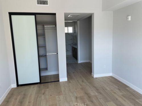 361 Myrtle St, Glendale CA  91203-2207 exterior