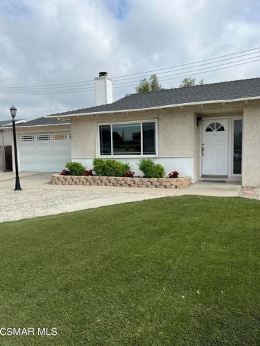 3546 Royal Ave, Simi Valley, CA 93063-3243