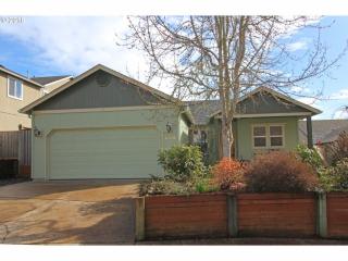 6079 Mica St, Springfield, OR 97478-8575