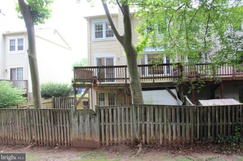 10211 Heron Pond Ter, Springfield VA  22015-3720 exterior