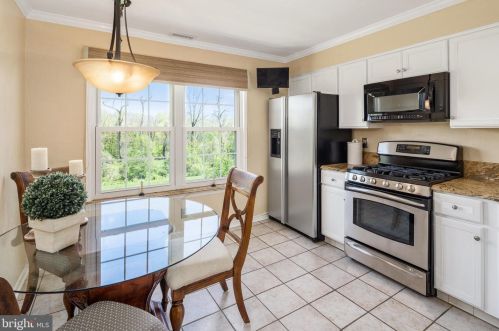527 Brickhouse Rd, Princeton NJ  08540-7363 exterior