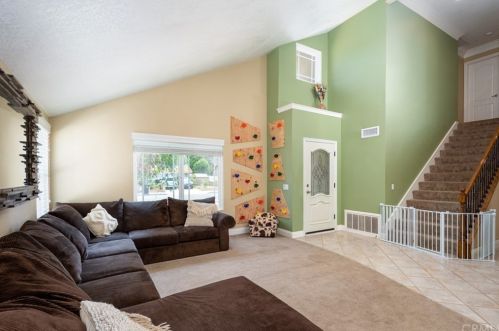 11421 Rancho Del Oro Dr, Riverside CA  92505-3582 exterior