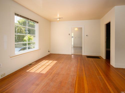 186 Florence Ave, Sebastopol, CA 95472-3733