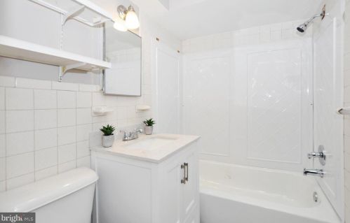 1002 Robin Rd, Silver Spring MD 20901-1872 exterior