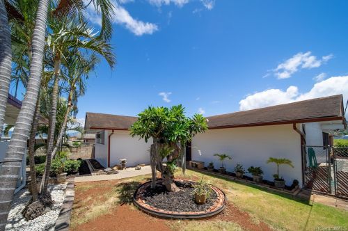 1620 Piikea St, Honolulu HI  96818-1843 exterior