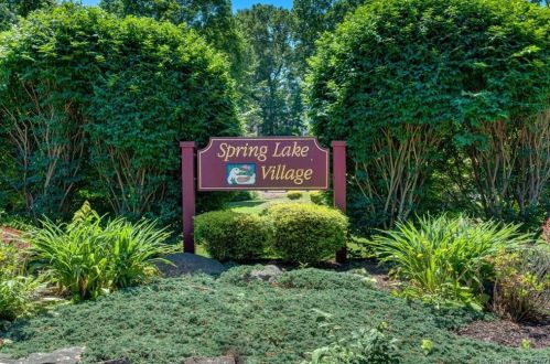 59 Village Rd, Southington, CT 06489-3436
