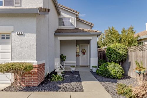 948 Dawnview Way, Vacaville, CA 95687-7900