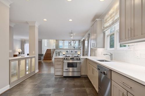 1064 Davis Cir, Atlanta, GA 30318-7525