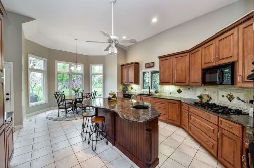 735 Ridgelawn Trl, Batavia IL  60510-8699 exterior