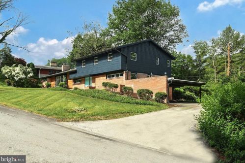173 Strathcona Dr, York PA  17403-3830 exterior