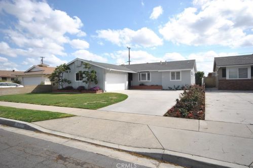 210 Agate St, Anaheim CA  92804-2504 exterior