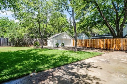 6104 Locke Ave, Fort Worth TX  76116-4635 exterior