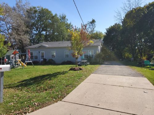 2721 Clearview Ave, Waukegan, IL 60085-1183