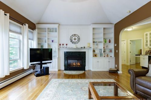 89 Falcon Ridge Rd, Torrington CT  06790-4389 exterior