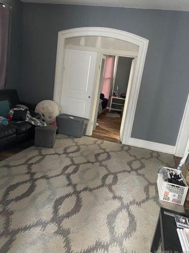 291 Elizabeth St, Derby CT  06418-1515 exterior