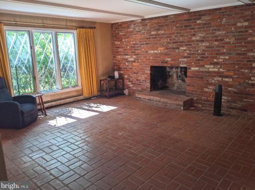 6008 Chapman Rd, Lorton, VA 22079-4138