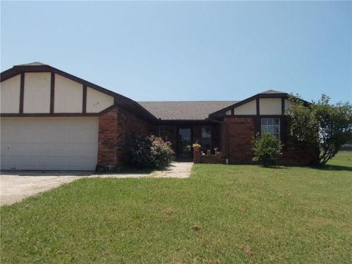 710 Cedar Lane Ct, Tecumseh, OK 74873-4833