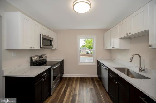 16612 Galt Ct, Woodbridge, VA 22191-4610