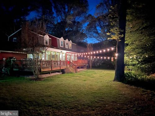 208 Grosvenor Ln, Severna Park, MD 21146-3224