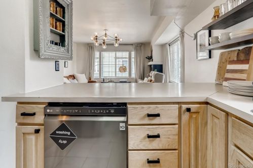 773 Locust St, Denver CO 80207-3942 exterior